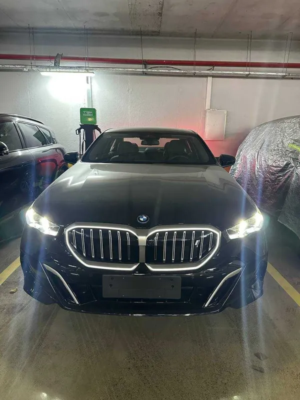 BMW I5 40L в наличии кредит/перечислением