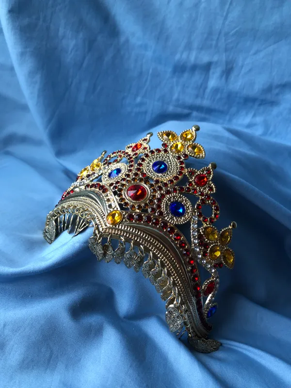 Tillaqosh, milliy diadema