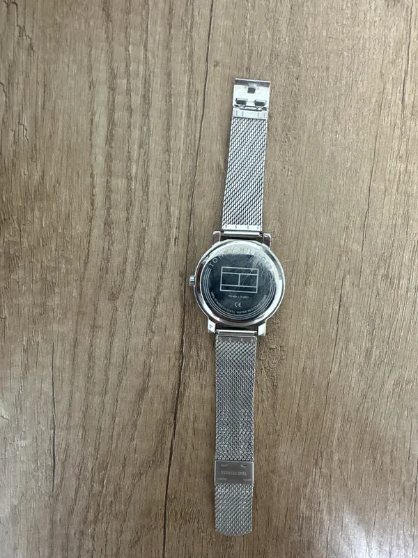 Soat orginal brend: tommy hilfiger 2 Soat orginal brend: tommy hilfiger 2