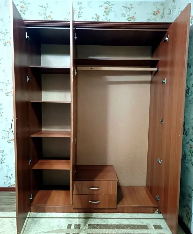 Продаётся шкаф. Автосалон «Алгоритм 31» 3 Продаётся шкаф. Автосалон «Алгоритм 31» 3
