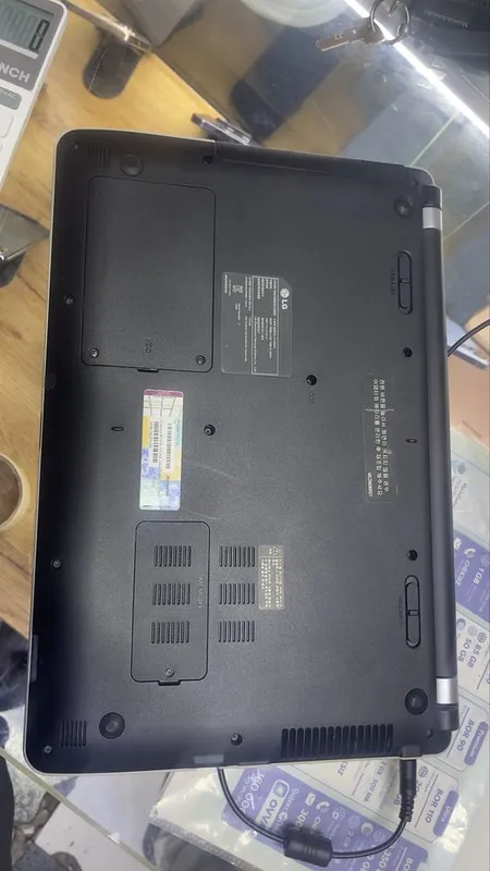 LG i5-4210M DDR 8GB / SSD 128 GB 4 LG i5-4210M DDR 8GB / SSD 128 GB 4