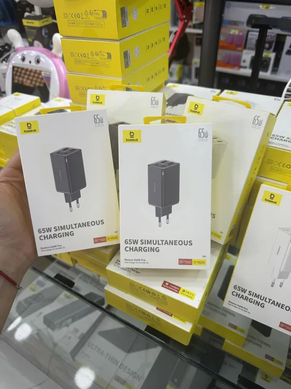 Baseus GAN 6 2 type-c, 2 usb, 65w, кабель 1 м в коплекете Baseus GAN 6 2 type-c, 2 usb, 65w, кабель 1 м в коплекете