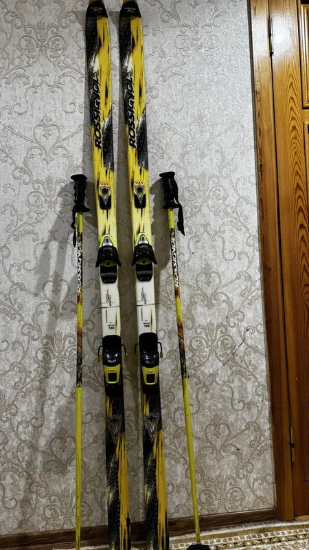 Горные лыжи Rossignol 184см + палки 4 Горные лыжи Rossignol 184см + палки 4