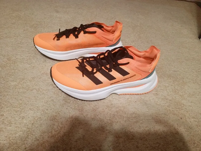 Новые Adidas Runners, 43 размер, оригинал