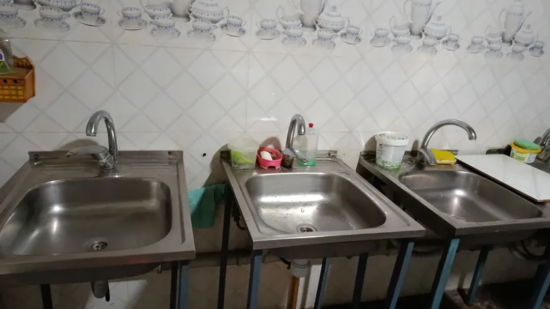 комната в общежитии 13кв м — фото 4