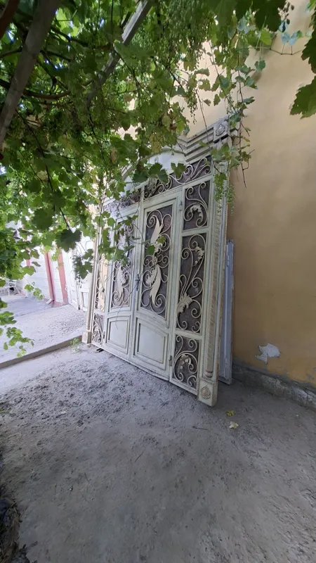 Darvaza qapi sotiladi
