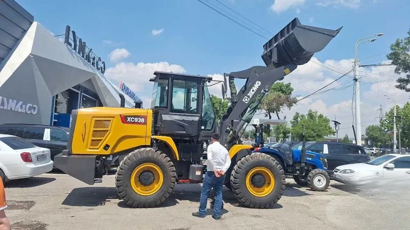 Фронтальный погрузчик XCMG Rusumi XC938 — джойстик 4 Фронтальный погрузчик XCMG Rusumi XC938 — джойстик 4