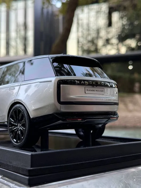 Range Rover 1:18 kolleksion modelcha 2
