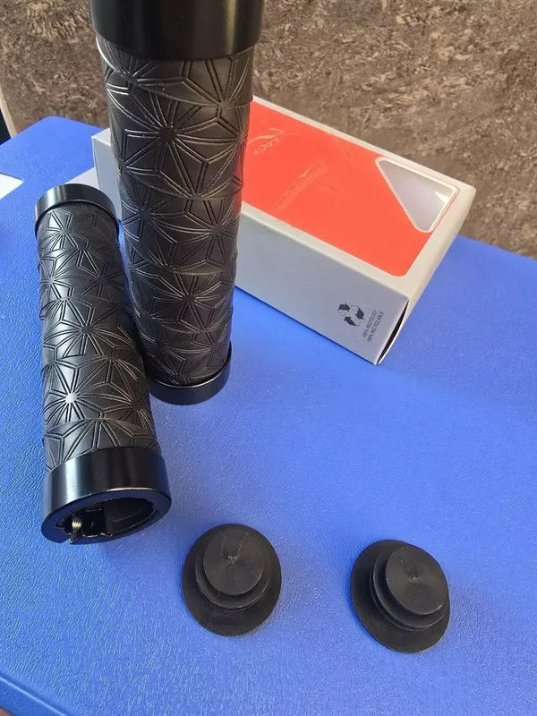 Грипсы GRIPS с локами, ручки для велосипеда есть и другие модели — фото 2