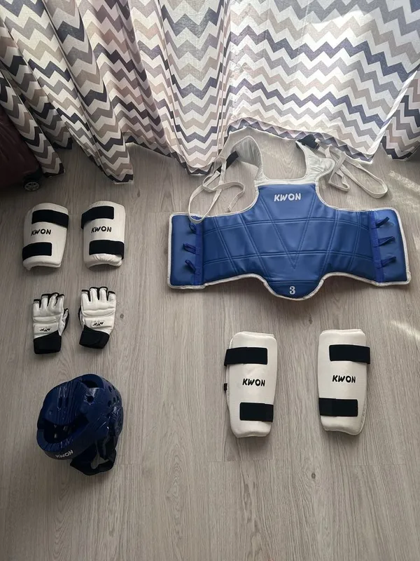 Продаю экипировку