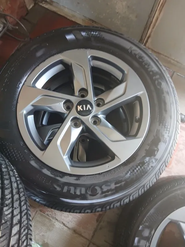 Kia k5 koreyski diska kumho shinalar bn r16 205ga 65 Kia k5 koreyski diska kumho shinalar bn r16 205ga 65