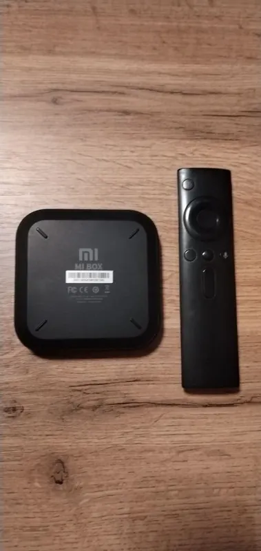 Xiaomi Mi TV Stick televizor pristavkasini sotaman, 100% original 2 Xiaomi Mi TV Stick televizor pristavkasini sotaman, 100% original 2