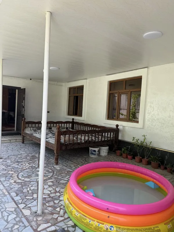 Bodomzorda 6 sotihli hovli. Remontlari bn. 6
