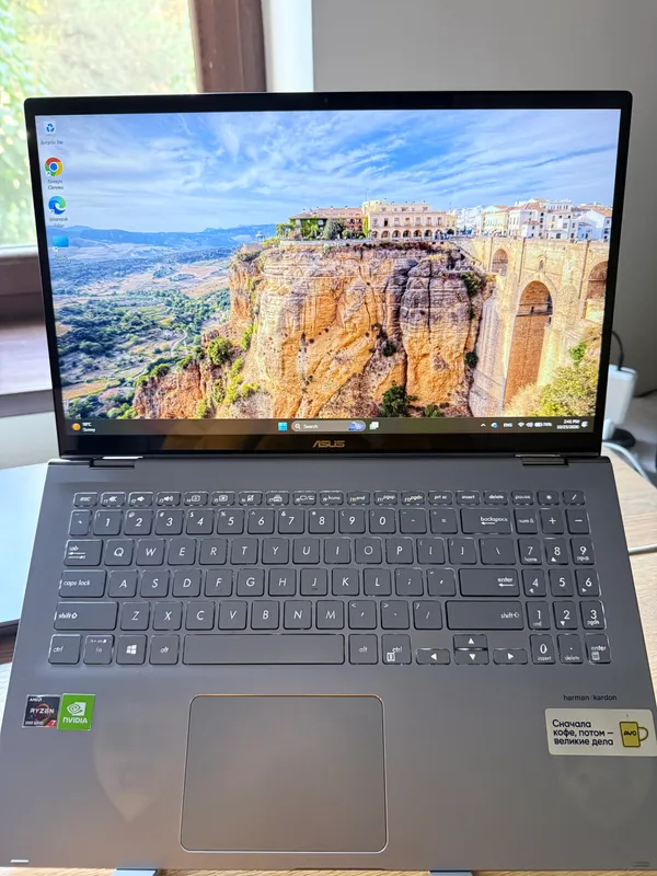 Asus ZenBook Flip 15 Noutbuk / Ryzen 7 / 8 /256 2 Asus ZenBook Flip 15 Noutbuk / Ryzen 7 / 8 /256 2