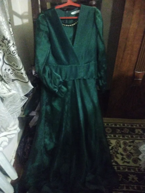 yashil oqshom koʻylagi