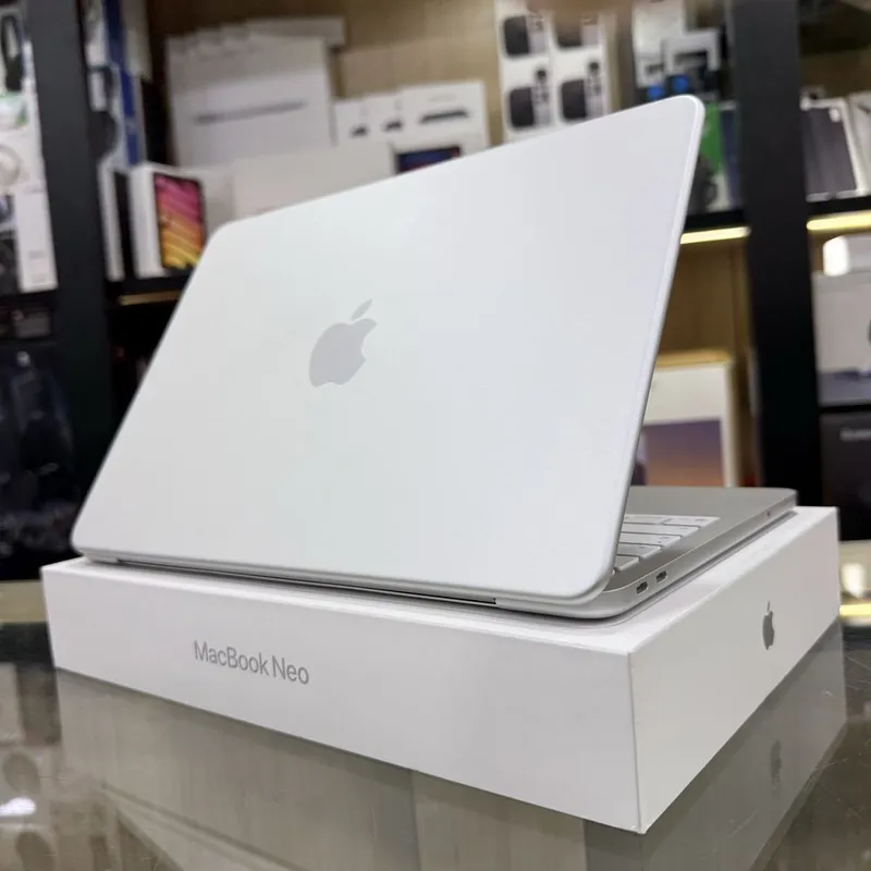 Macbook Neo 8/512 Silver 1