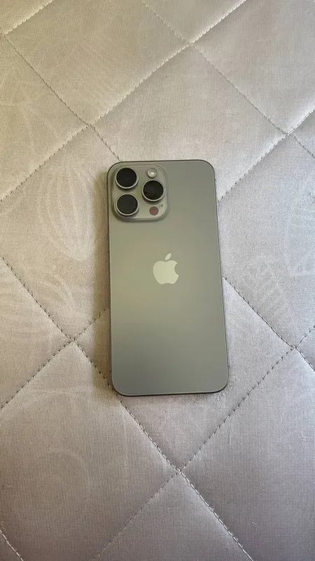 Iphone 15 pro max titan 1