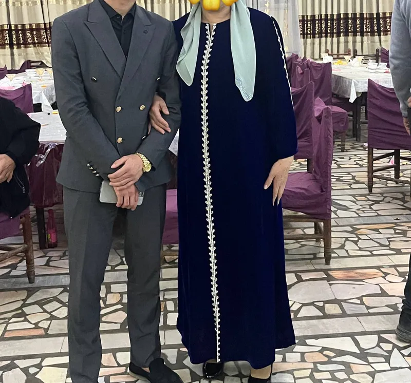 Ayollar kiyimi svorovskiy toshlar bn bezalgan