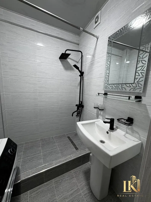 Продаётся 2-комнатная квартира в ЖК Bobur Residence 9