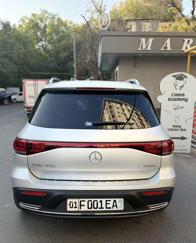 Электромобиль Mercedes EQB 300 3