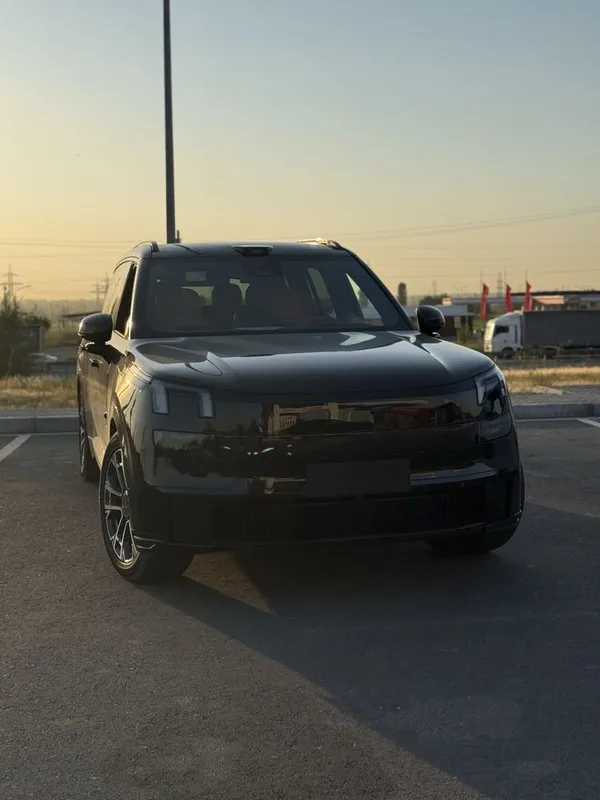 Lynk&Co 900 2L Full 1