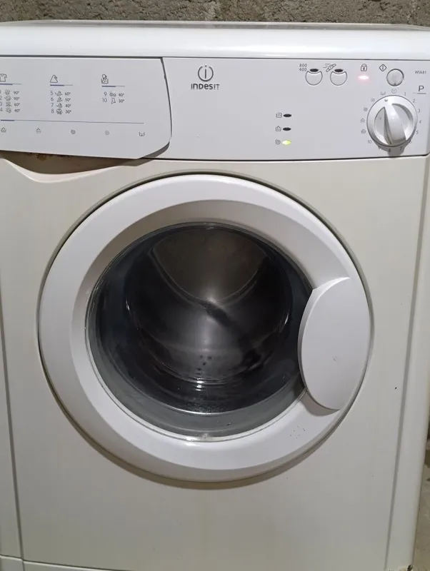 Стиральная машина автомат Indesit — фото 1