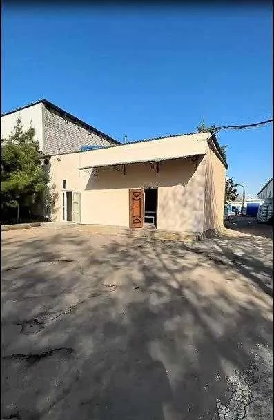 Здание возле метро Олмазор 3