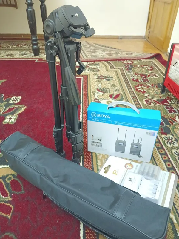 Shtativi: Boya mikrofon, Tripod va Zaryadchik Ta — фото 2