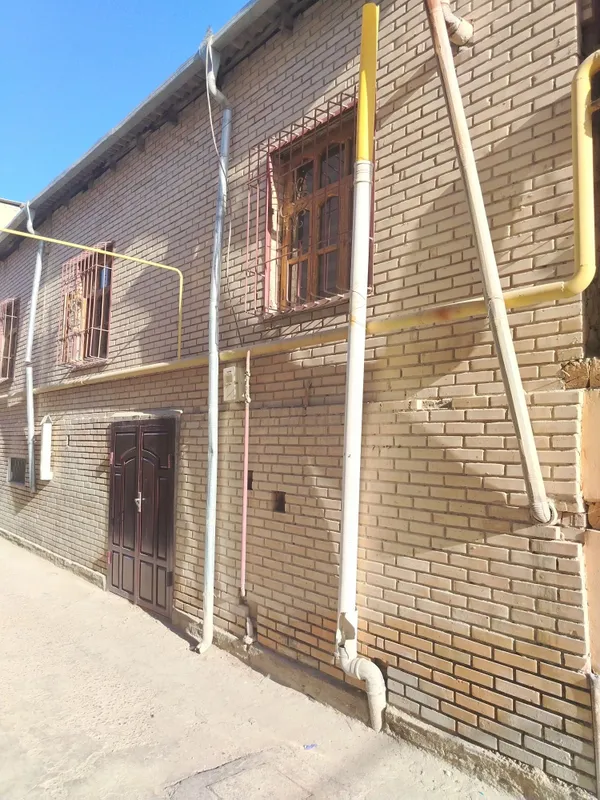 Uy sotiladi 70kv eski glaznoy Adress hostel qisayam buladi 2etaj 1