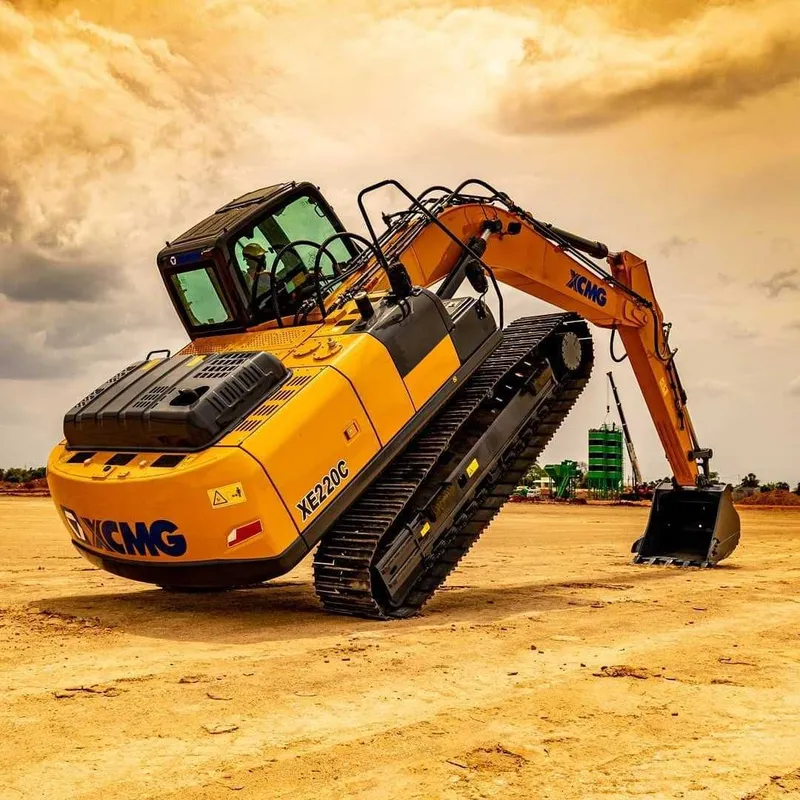 Гусеничный экскаватор XCMG XE220C 1,2 куб Ташкент 7 Гусеничный экскаватор XCMG XE220C 1,2 куб Ташкент 7