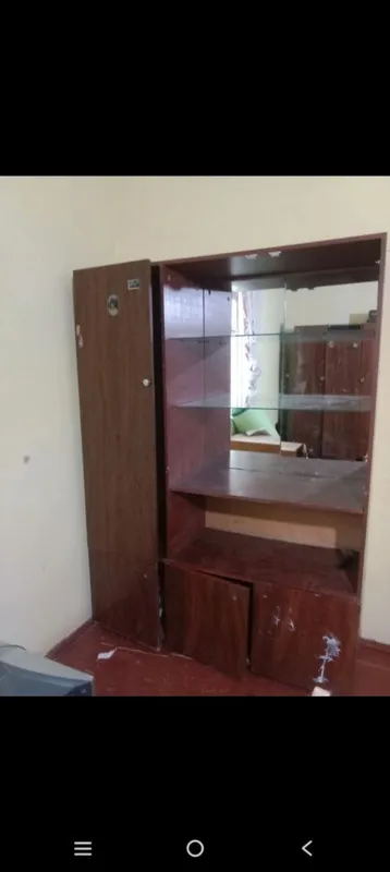 Kiyim olinadigan ikkita mebel va idishlar ketadgan 3