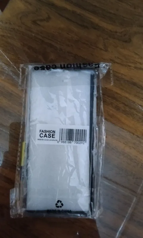 Не распакованный чехол с красивым котиком для redmi note 14 pro — фото 1