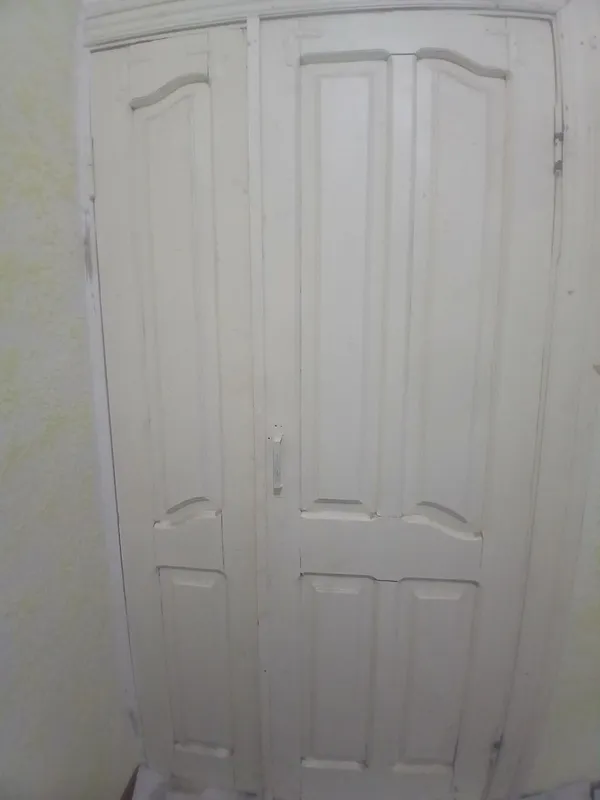 1ta akfa eshik va 2ta romlar 2 taxta eshik ham bor 1 1ta akfa eshik va 2ta romlar 2 taxta eshik ham bor 1
