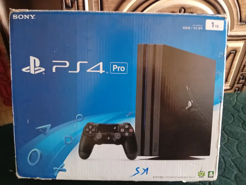 PlayStation 4 Pro 1 терабайт, есть 19 игр. 1