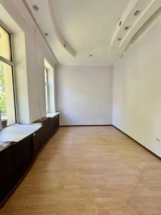 Ikkilamchi bozor, 3 xonali kvartira (Mirabod tumani, mo‘ljal C-2, Gogol xiyoboni) 3