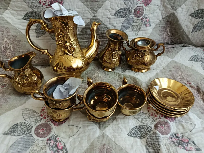 Сервиз продается 1 Сервиз продается 1