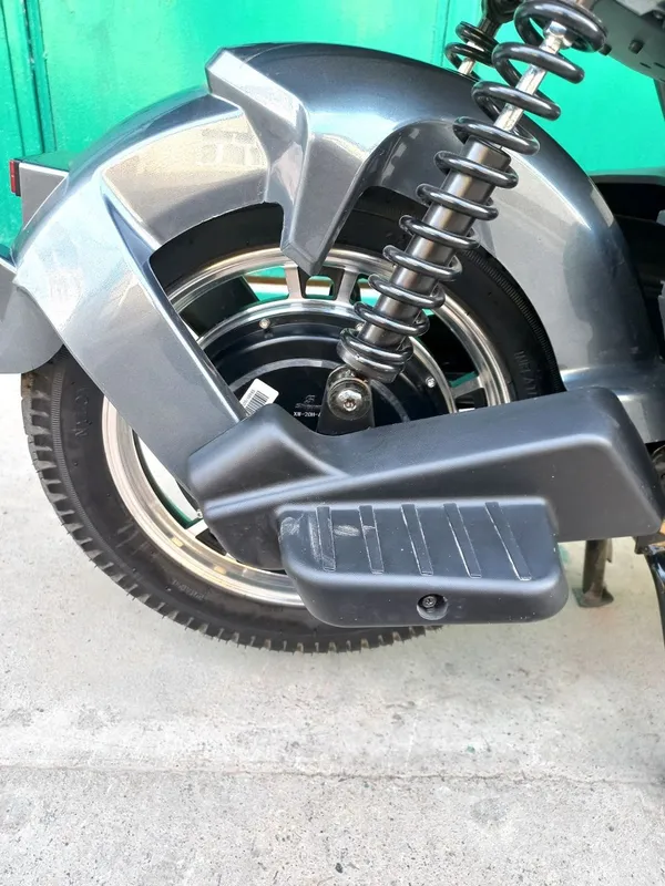 Skuter moped sotiladi 5
