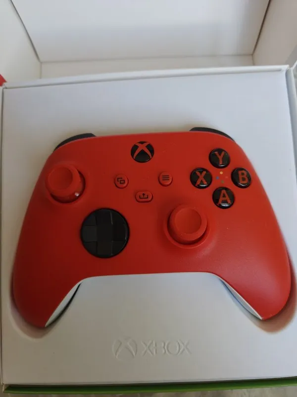 Xbox Wireless Controller (оригинал из США) 4 Xbox Wireless Controller (оригинал из США) 4