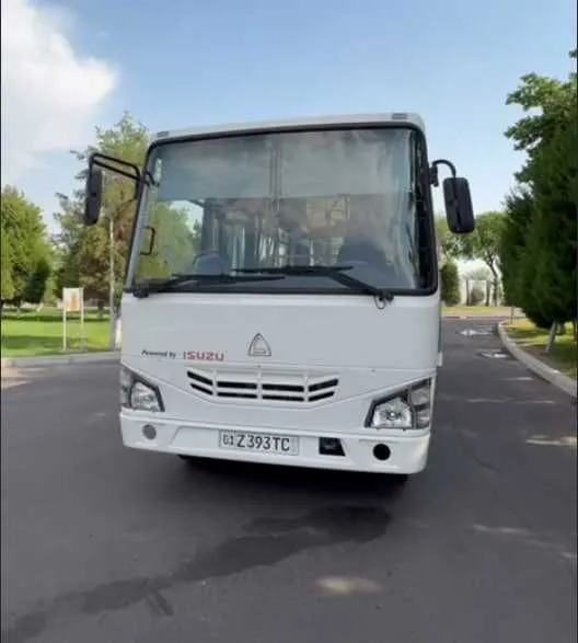Сотилади Автобус Isuzu SAZ HC40. 1