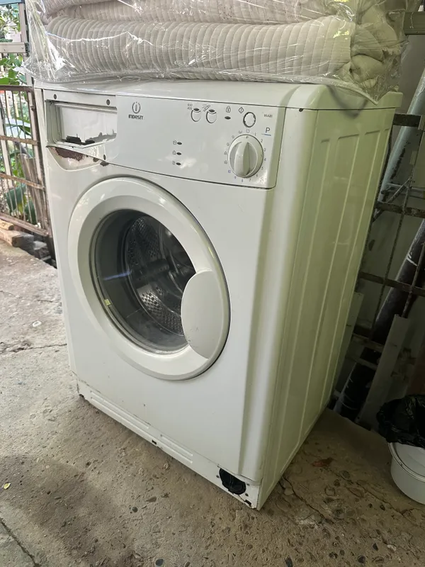 Indesit kirmoshina Avtomat Indesit kirmoshina Avtomat