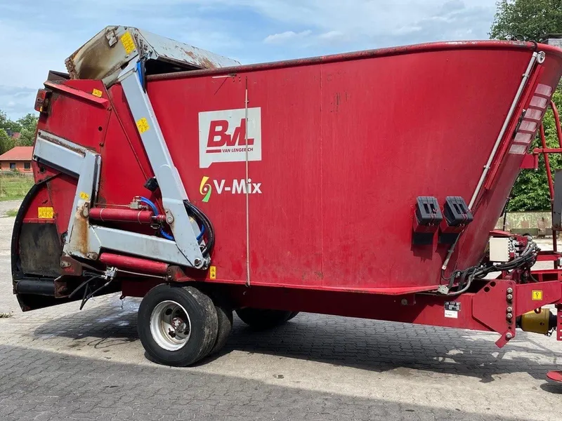 Strautmann Verti-Mix Mixer Case, Belarus, Claas Arion tortadi — фото 4