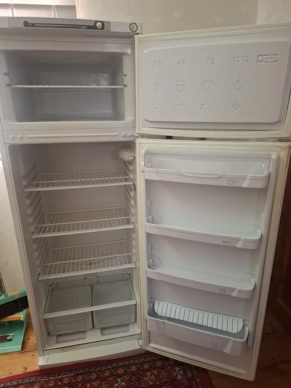 Xaladelnik Indesit 2