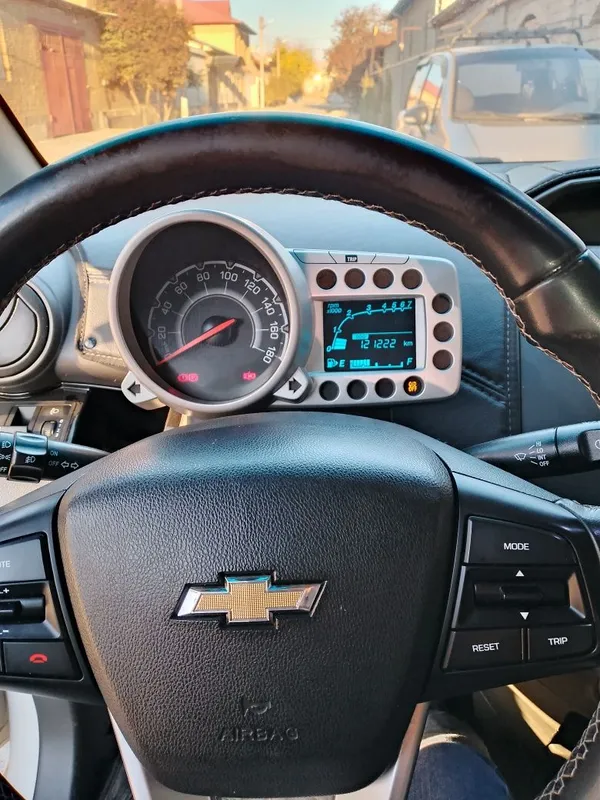 Chevrolet Spark avtomat — фото 3