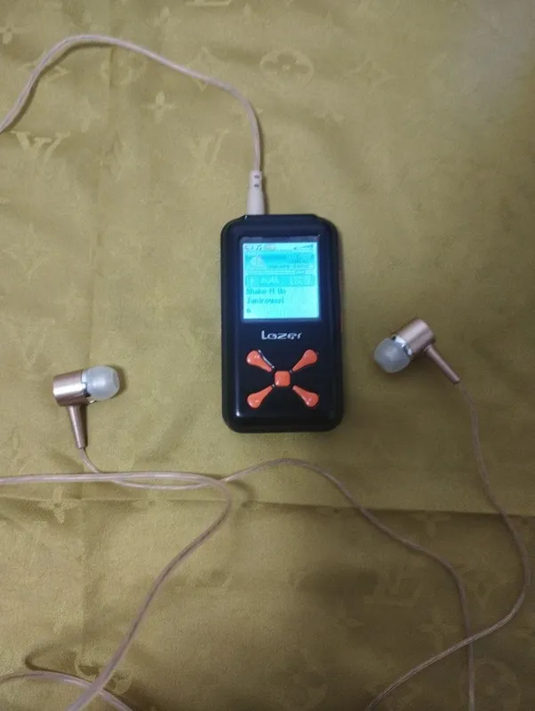 Assalom alekum Mp3 player Sotiladi holati rasmdagidek holat — фото 1