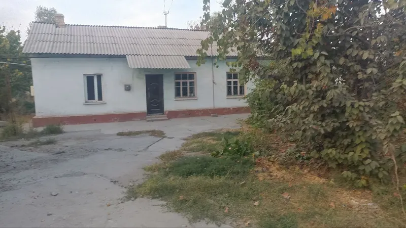 Дом продаётся 20 соток 4комната,гараж,времянка
