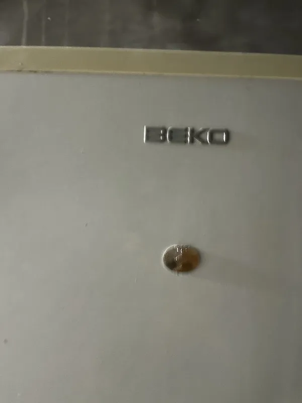 Холодилник БЕКО б/у 1,8-2 м 1