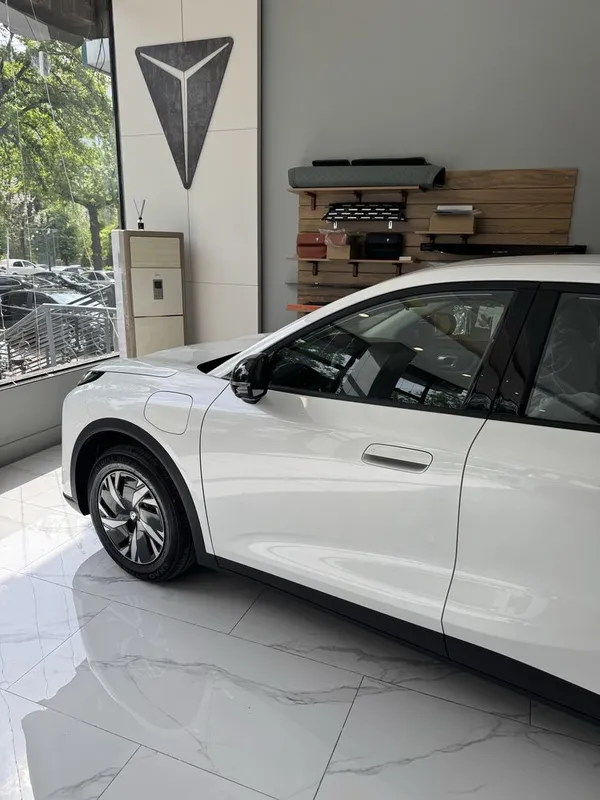 Changan nevo q05 elektr — фото 6