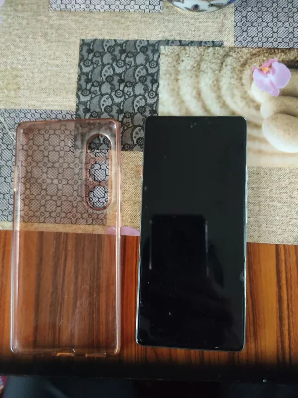 Tecno Camon 40. 8+8-256гб