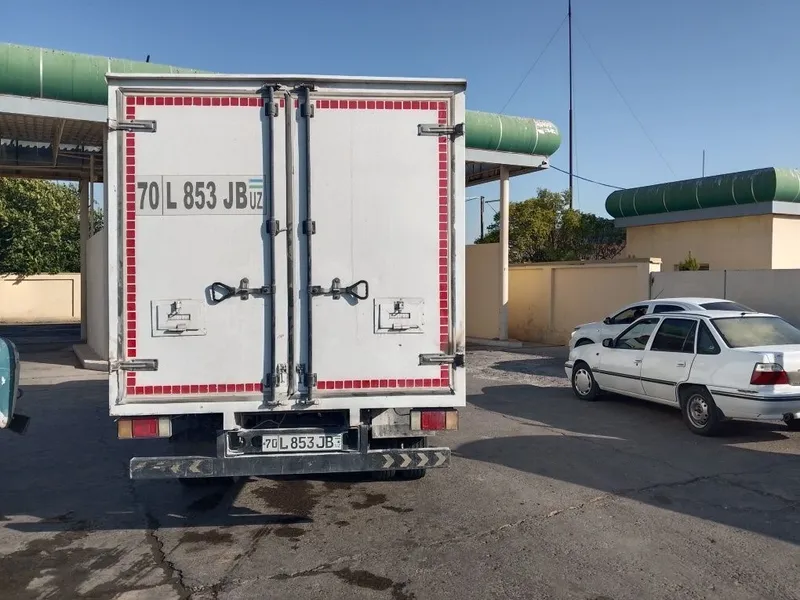 Isuzu avtomobili 4