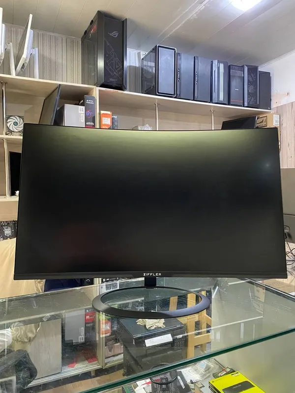 Ziffler 32 Curved RGB sotiladi 1